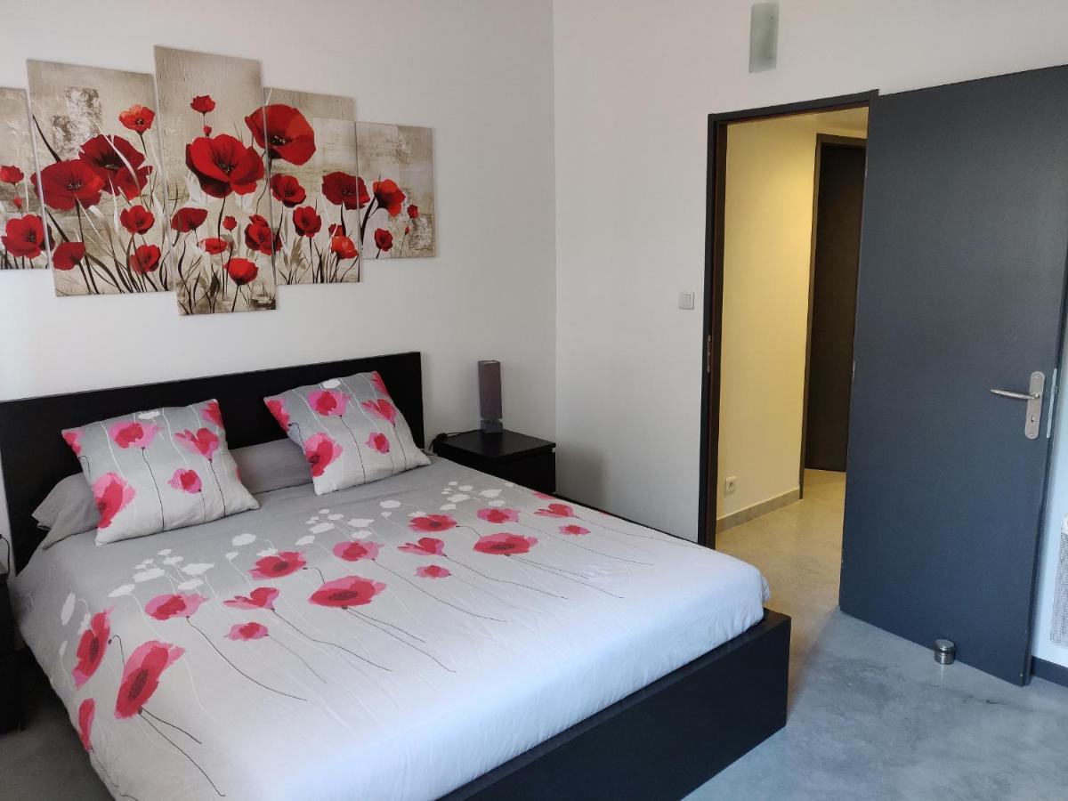 Bed and Breakfast Les Terrasses De Valensole Esterno foto