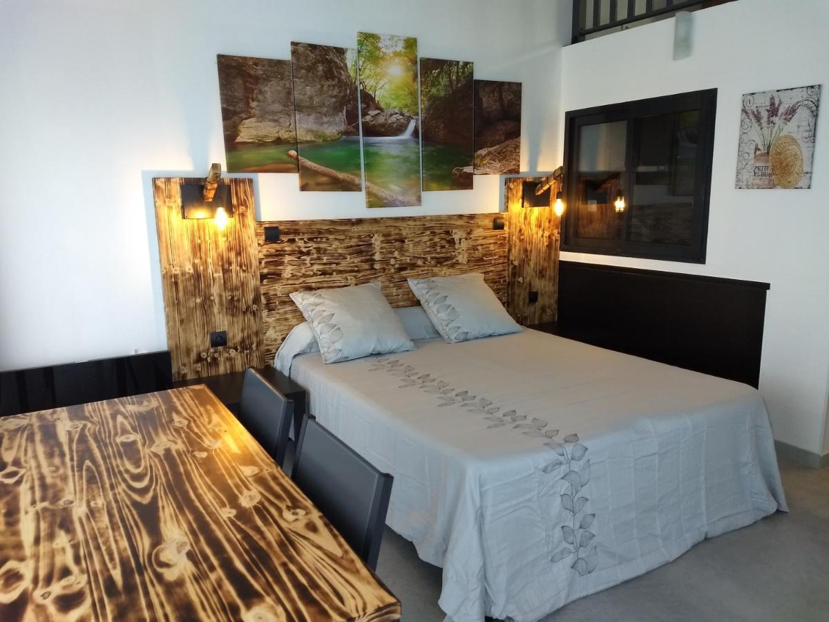 Bed and Breakfast Les Terrasses De Valensole Esterno foto