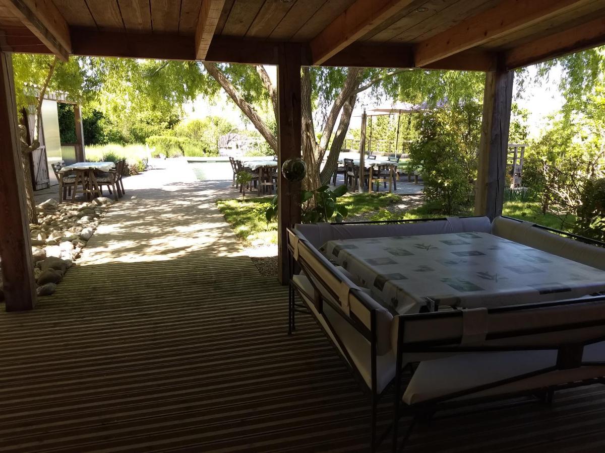 Bed and Breakfast Les Terrasses De Valensole Esterno foto