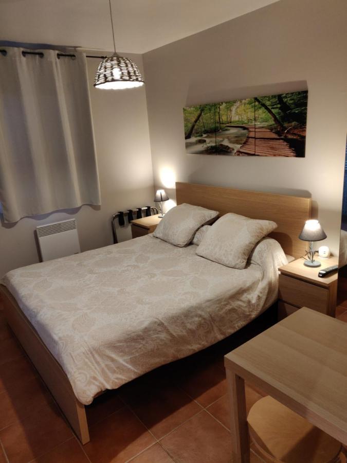 Bed and Breakfast Les Terrasses De Valensole Esterno foto