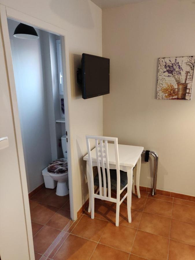 Bed and Breakfast Les Terrasses De Valensole Esterno foto