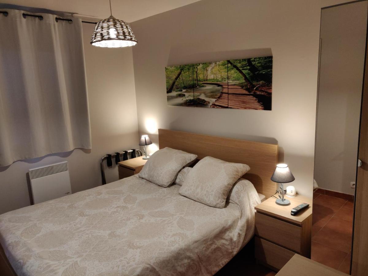 Bed and Breakfast Les Terrasses De Valensole Esterno foto