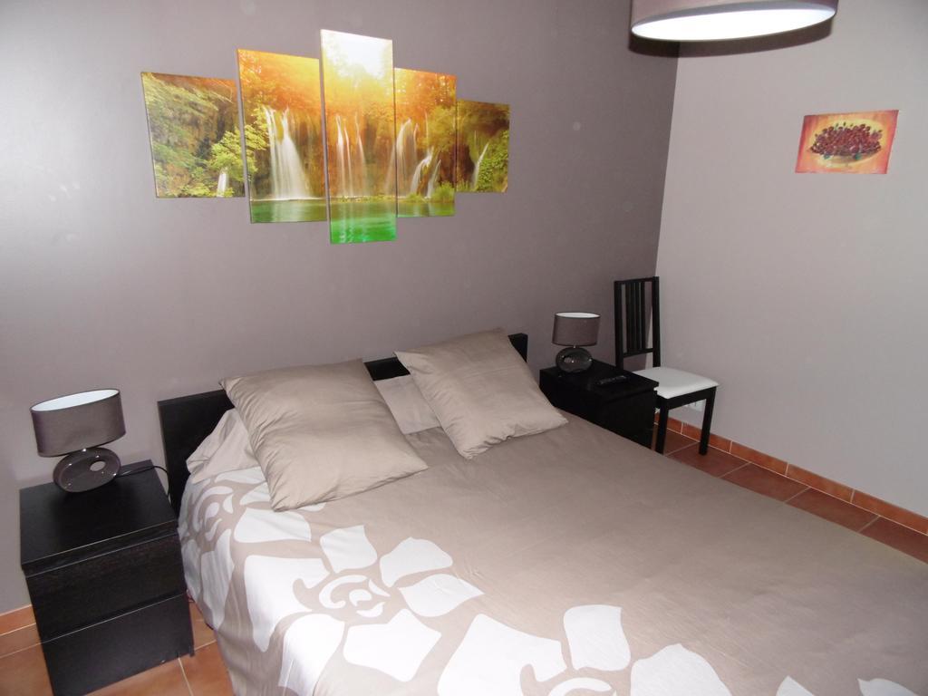 Bed and Breakfast Les Terrasses De Valensole Camera foto