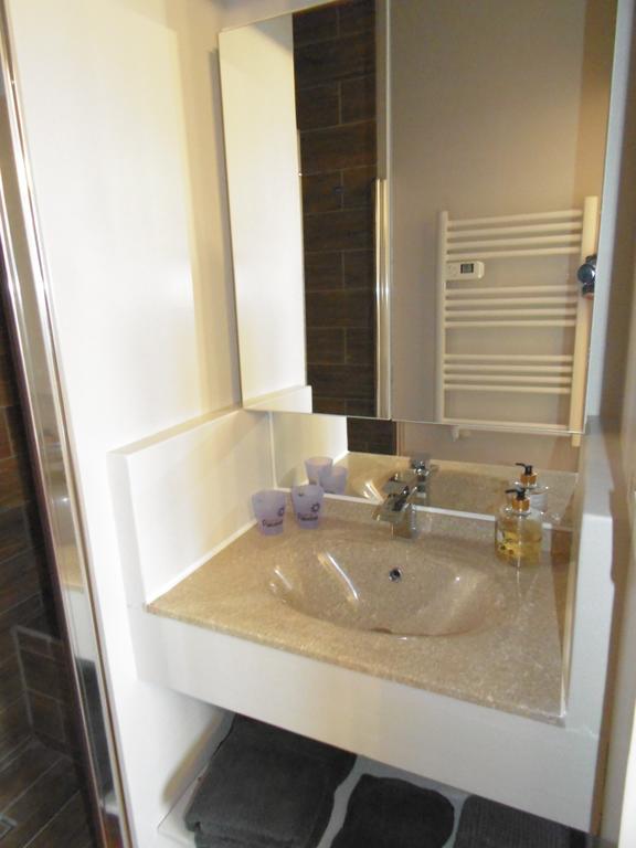Bed and Breakfast Les Terrasses De Valensole Esterno foto