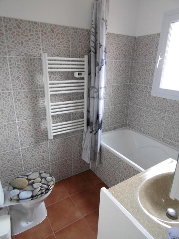 Bed and Breakfast Les Terrasses De Valensole Esterno foto
