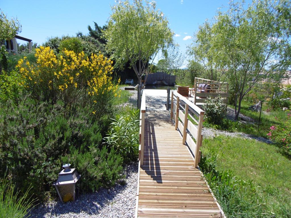 Bed and Breakfast Les Terrasses De Valensole Esterno foto